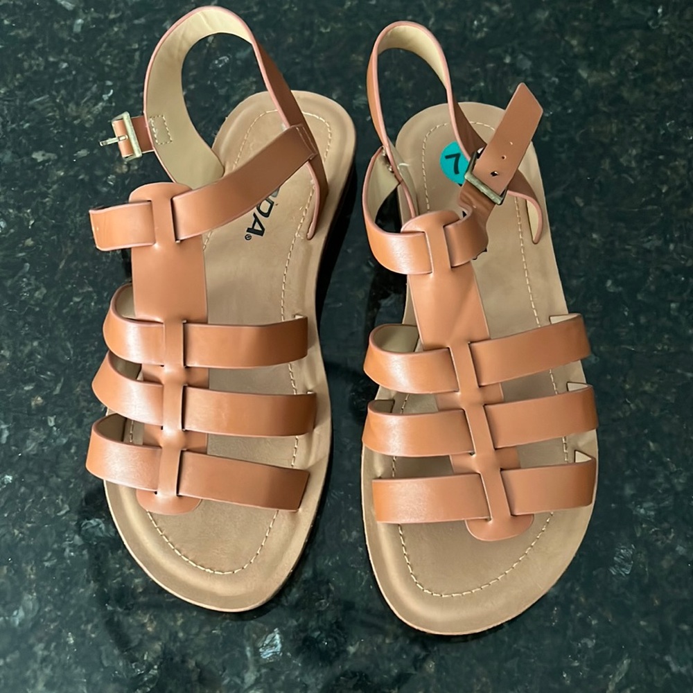 Soda Sandals Tan